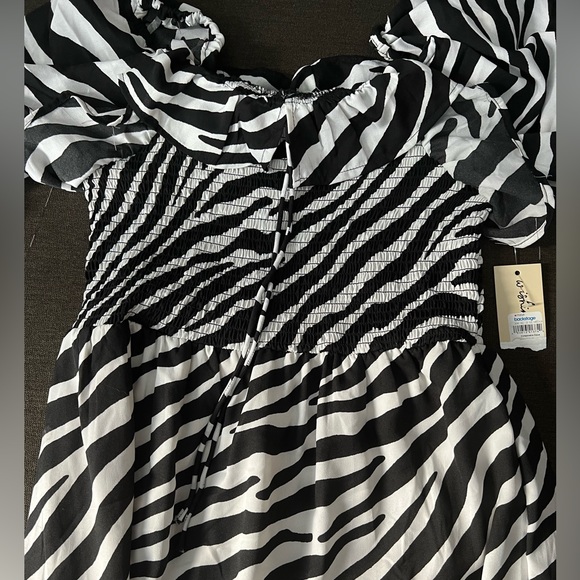 NWT WISHING WAVES ZEBRA DRESS FROM MACY’s BACKSTAGE SIZE MEDIUM - Picture 5 of 11